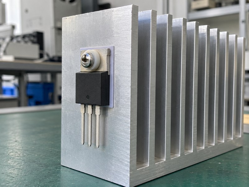 sandblasted aluminum heat sink semiconductor industry insulated mounting of a TO-220 device on aluminum